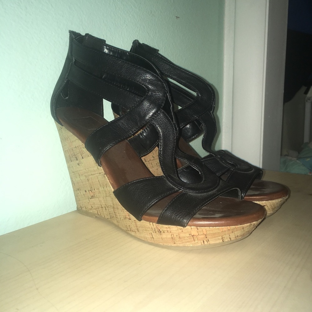 Black Wedges